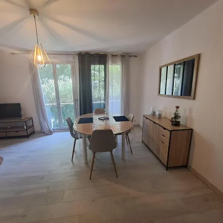 Apartment T2 A 2min Du Centre +parking